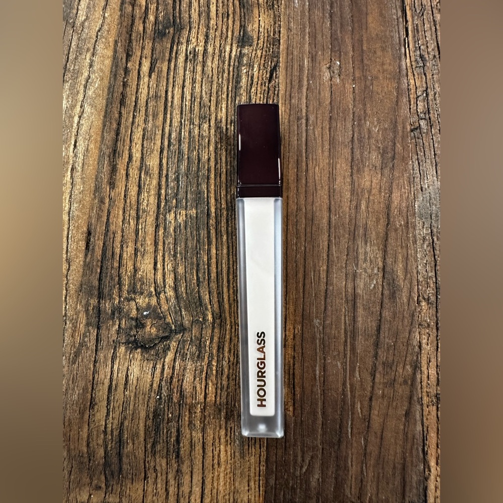 Hourglass concealer birch